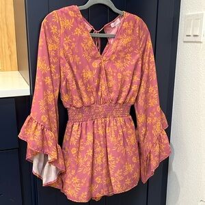 Flowy sleeved Romper